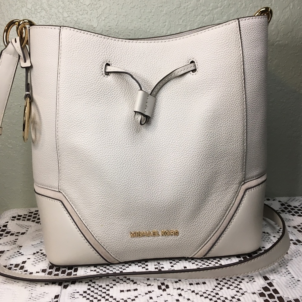 NWT Michael Kors Nicole Large Bucket Bag